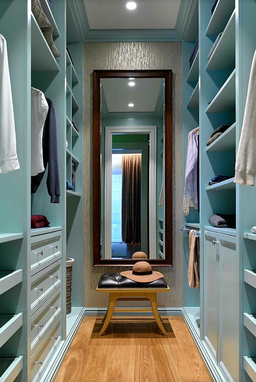 Параллельная гардеробная комната с большим зеркалом Гродно