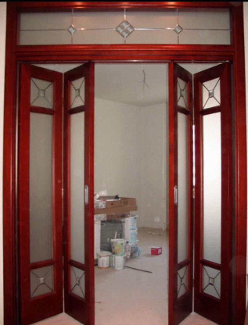 Дверь гармошка с декоративными стеклянными вставками Гродно